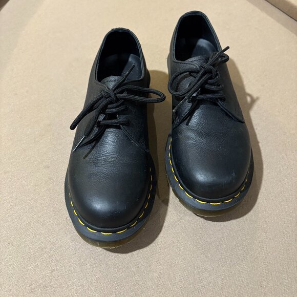 Doc Martin's (Women Size 7) - Picture 1 of 3